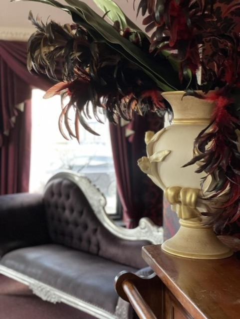 The Lilly Restaurant With Rooms Llandudno Buitenkant foto