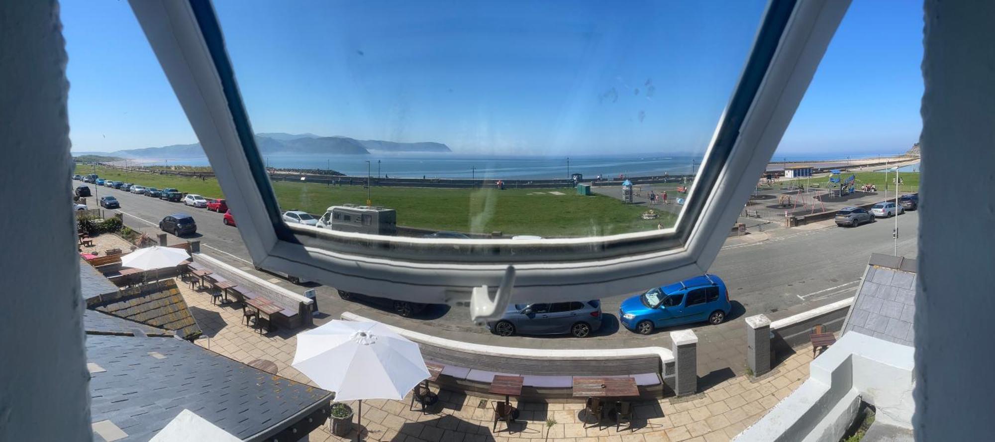 The Lilly Restaurant With Rooms Llandudno Buitenkant foto
