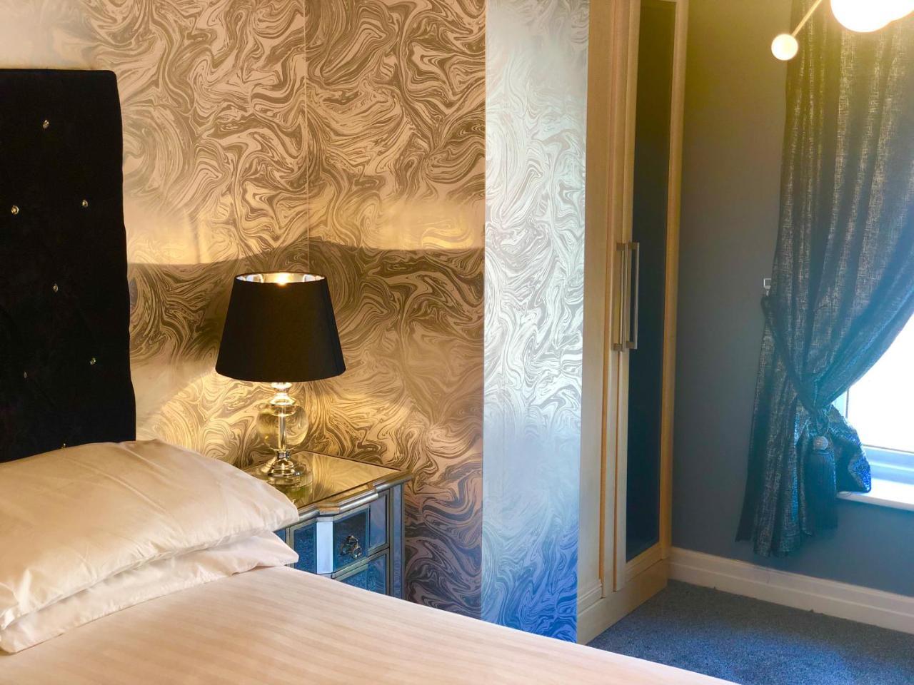 The Lilly Restaurant With Rooms Llandudno Buitenkant foto